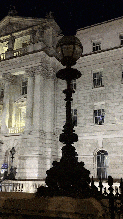 animated gif of the streeghtlights outside somerset house blinkng at each other
